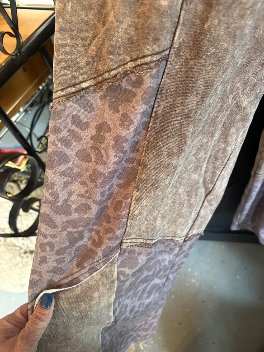 Relaxed Wide-Leg Pull-On Pants in Taupe with Patterned Panels - Picture 2 of 8